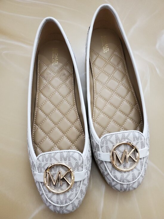 MICHAEL Michael Kors Shoes - Michael Kors Lillie Moccasin Flat Shoes MK Signature Vanilla Gold Logo Size 10